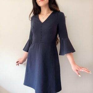 Banana Republic Fit n Flare Dress NWT Flare 3/4 Sleeves Size 4 V-neck Stitching